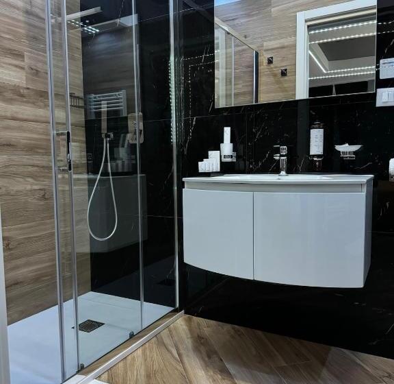 سوییت لوکس, Le Suite Piazza Nuova