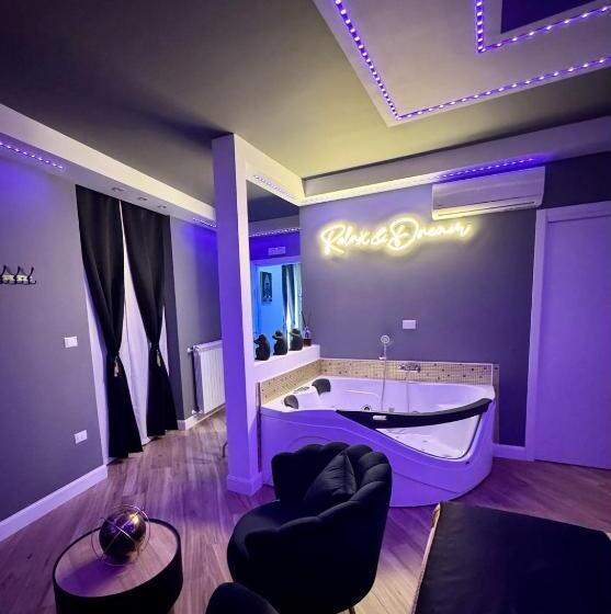 سوییت لوکس, Le Suite Piazza Nuova