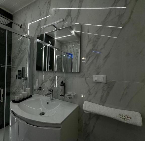 اتاق لوکس, Le Suite Piazza Nuova