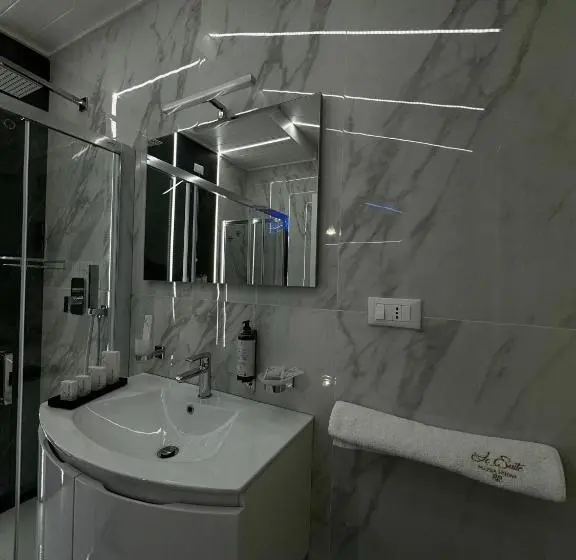 اتاق لوکس, Le Suite Piazza Nuova