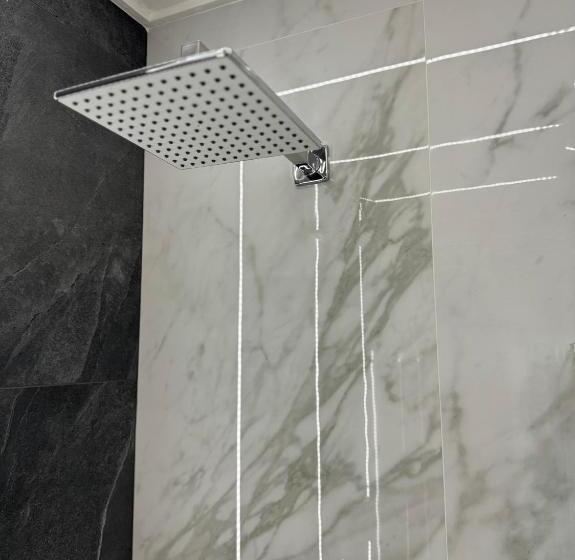 اتاق لوکس, Le Suite Piazza Nuova