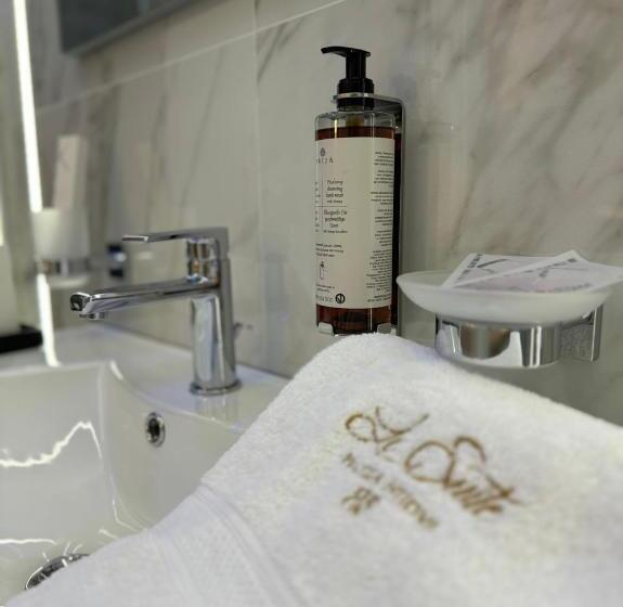 اتاق لوکس چهار تخته, Le Suite Piazza Nuova