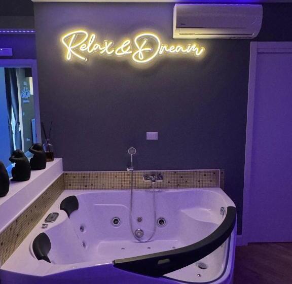 سوییت لوکس, Le Suite Piazza Nuova