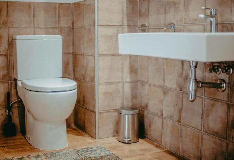 스탠다드 트리플 발코니 룸, Hostal Restaurant Mussons Vins