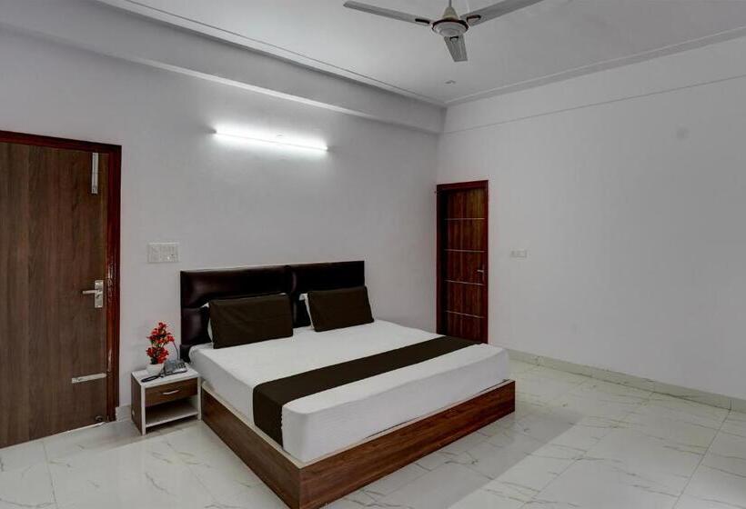 Трехместный Номер Классика, Oyo Kanak Residency