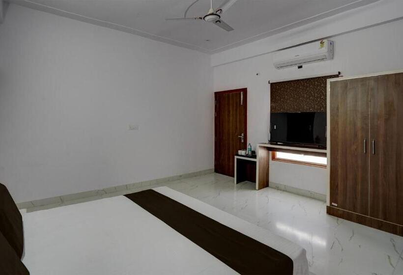 Трехместный Номер Классика, Oyo Kanak Residency