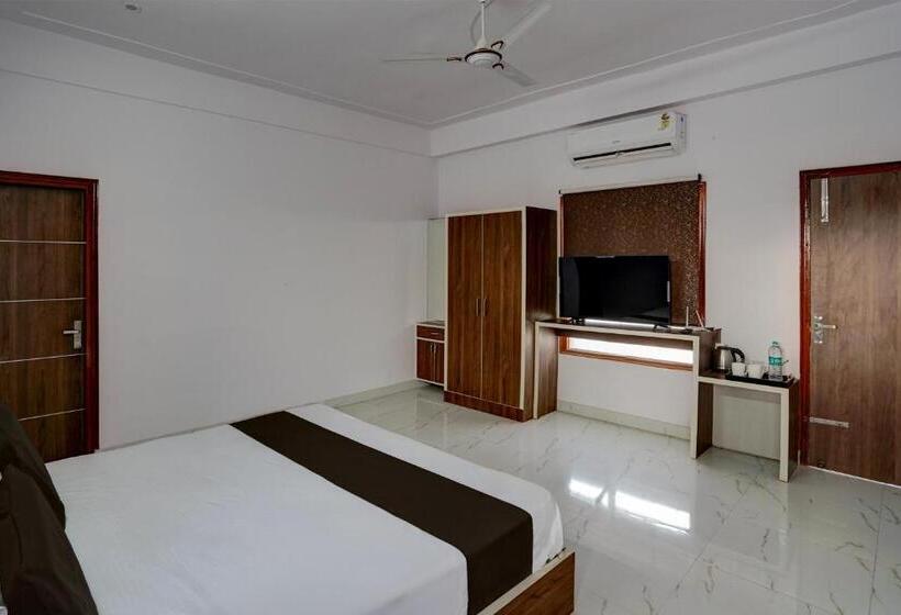 Трехместный Номер Классика, Oyo Kanak Residency