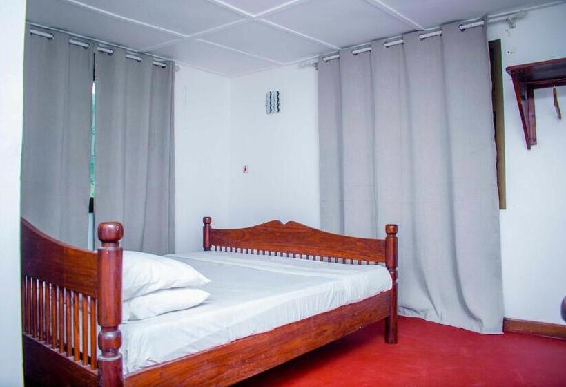 חדר יחיד נוף לגינה, The Rock Ocean View