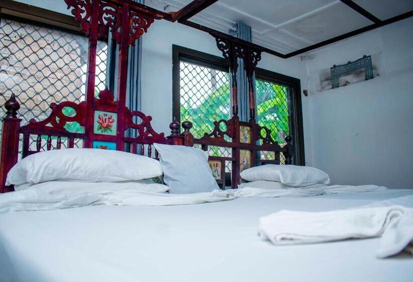 庭の見えるスタンダードトリプルルーム, The Rock Ocean View