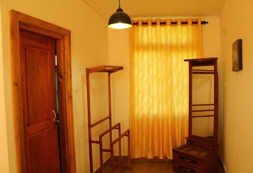 スタンダードトリプルルーム, Triniton Holiday Villas