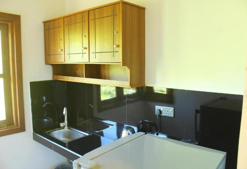 スーペリアー１ベッドルームビラ, Triniton Holiday Villas