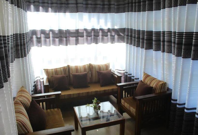 スーペリアー１ベッドルームビラ, Triniton Holiday Villas