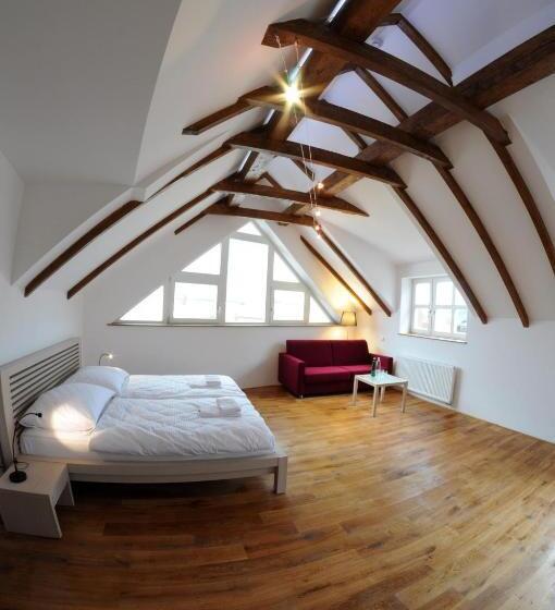 패밀리 룸, Chalupa Na Mlatě