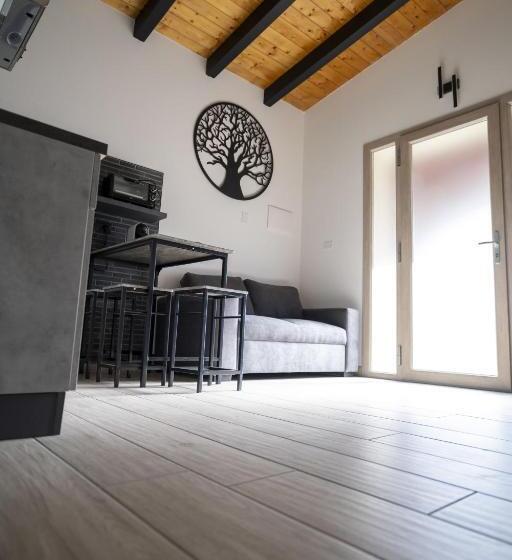 غرفة قياسية, Domo San Leone Uta