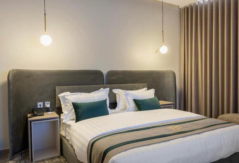 استودیوی استاندارد, فندق فاتوران فرع 2