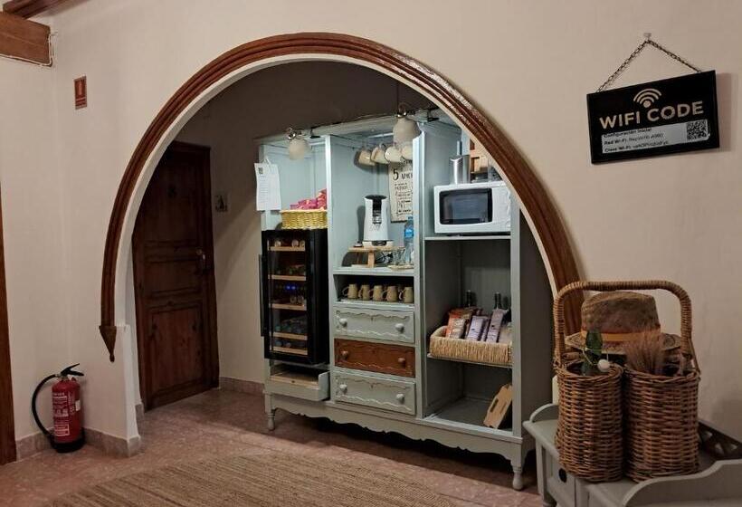 Трехместный Номер Стандарт Вид на Бассейн, Ensueño Alojamiento Turístico