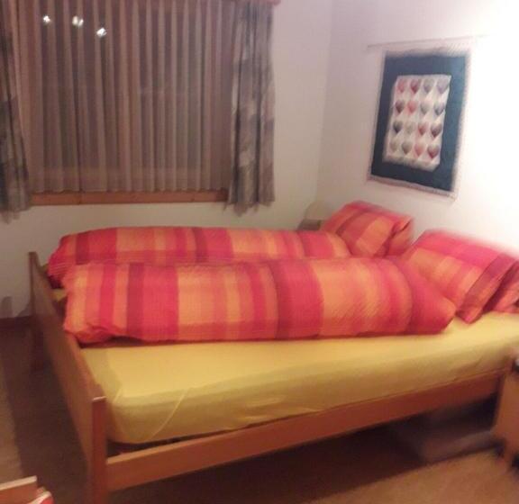 Standard Szoba, Beat & Ursula S Guest House