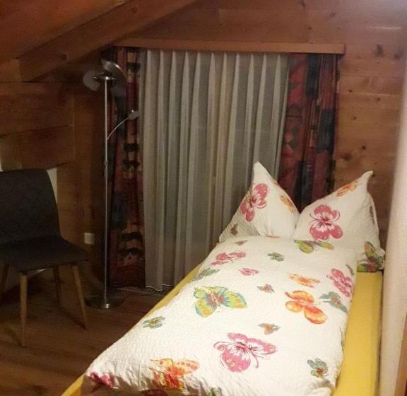 Standard Szoba Megosztott Fürdővel, Beat & Ursula S Guest House