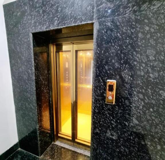 带阳台的豪华间, Holidayy Inn