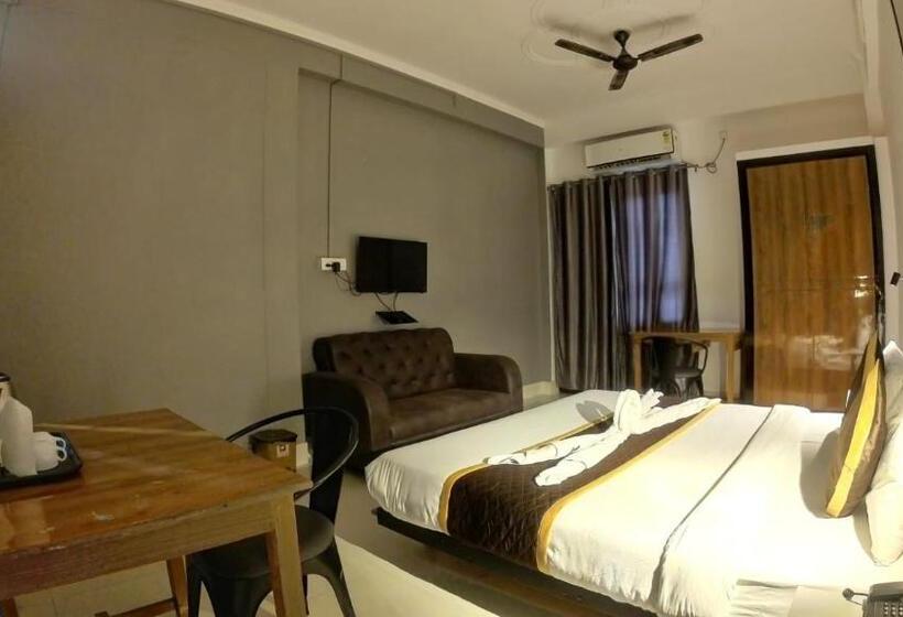 带阳台的豪华间, Holidayy Inn