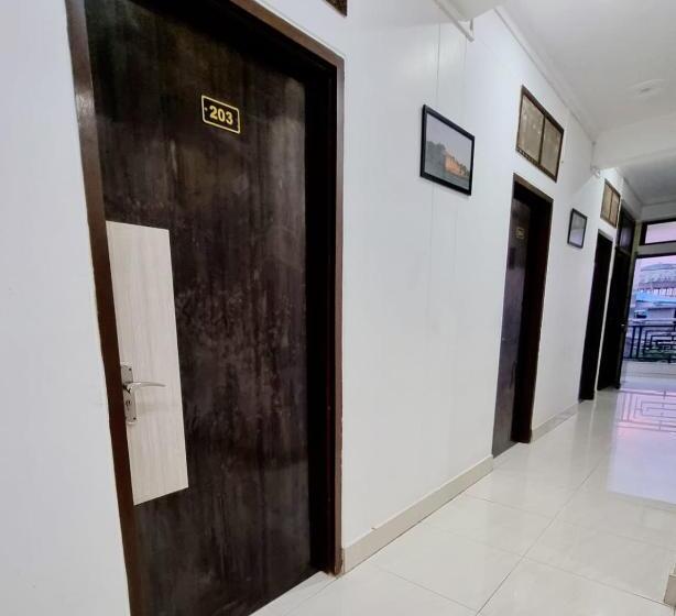 四人豪华间, Holidayy Inn