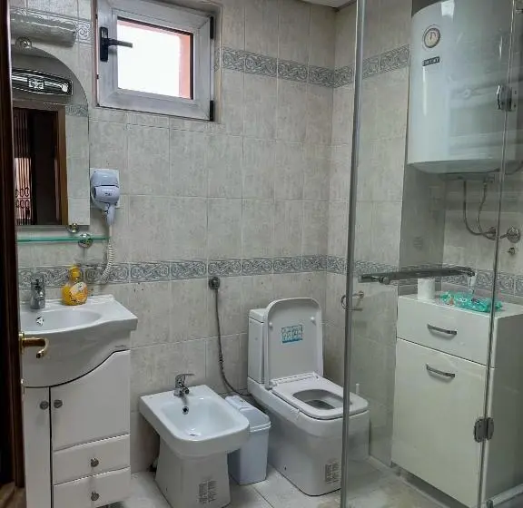 اتاق استاندارد با بالکن, My Mother S House Hostel