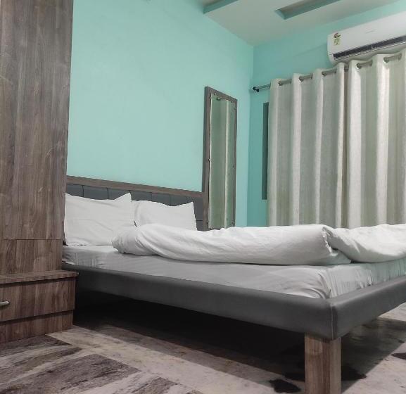 اتاق استاندارد یک نفره, Clear Sky Udaipur