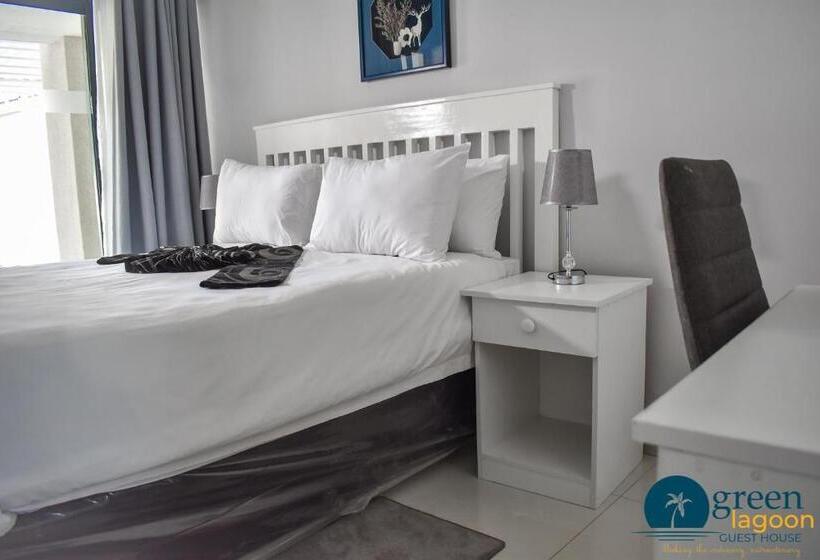 اتاق لوکس, Green Lagoon Phase 4 Branch