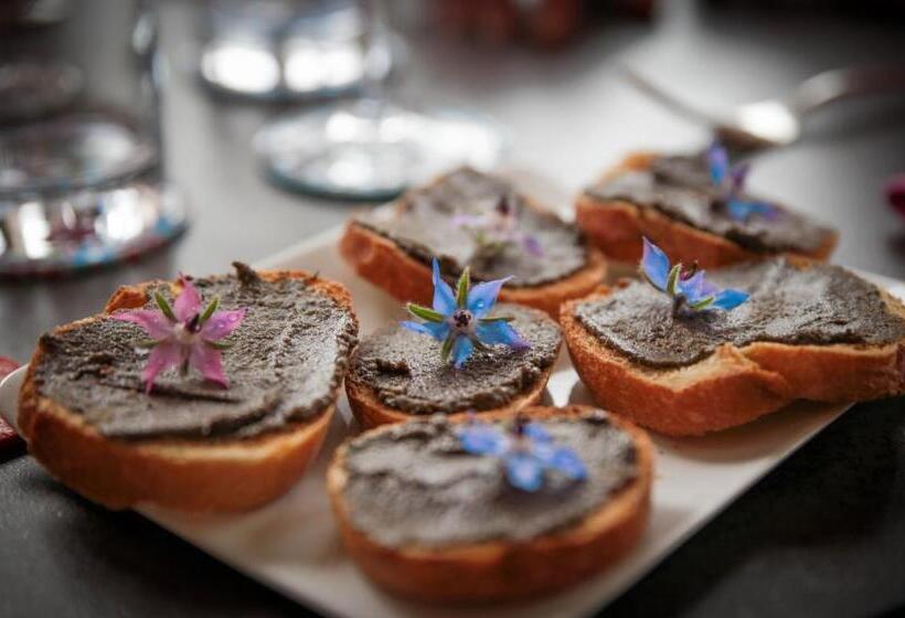 Номер Стандарт Вид на Сад, Le Goût Des Choses