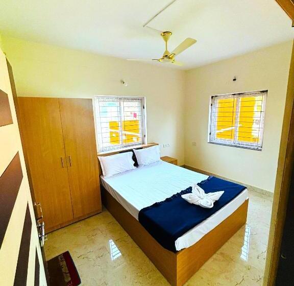 اتاق لوکس, Dittu Holiday Inn Puri   Perfect Location And Comfortable Room
