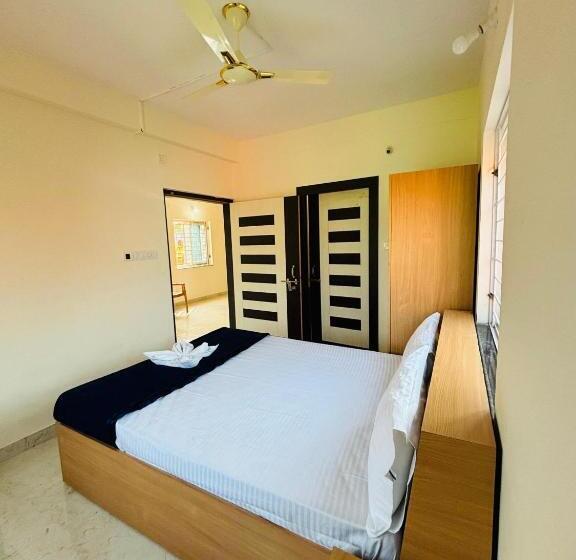 اتاق لوکس, Dittu Holiday Inn Puri   Perfect Location And Comfortable Room