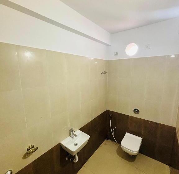 اتاق لوکس, Dittu Holiday Inn Puri   Perfect Location And Comfortable Room