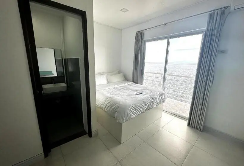 オーシャンビュースタンダードルームバルコニー付き, Luckytito Anilao Resort