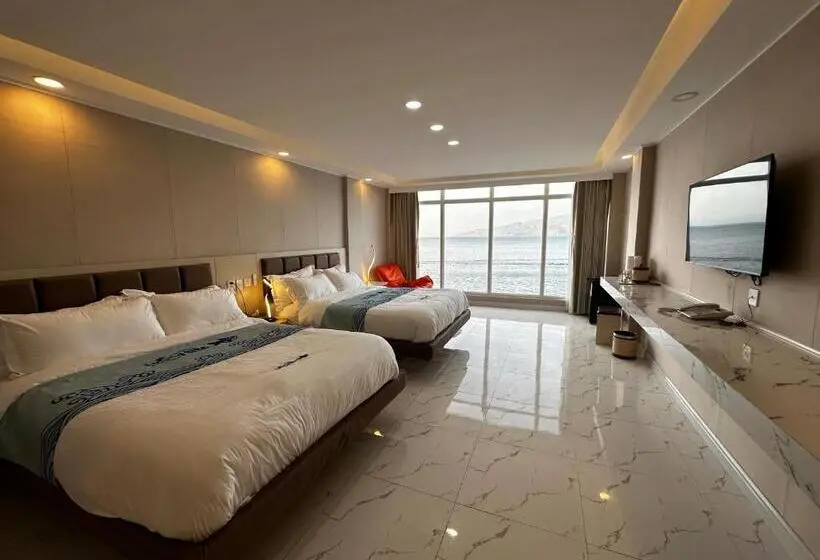 オーシャンビュースーペリアールーム, Luckytito Anilao Resort