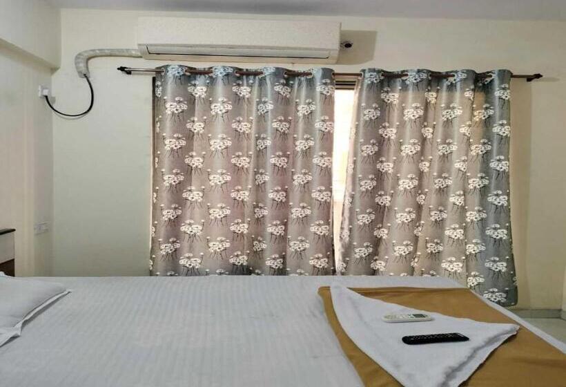 トリプルクラシックルーム, Oyo Shree Balaji Guest House