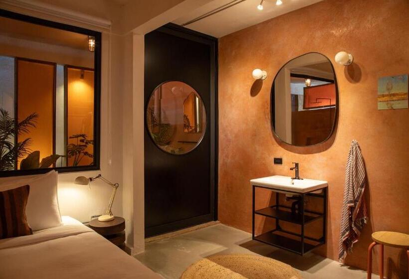 استودیوی لوکس, Noa By Dw