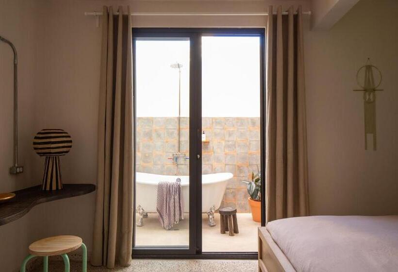 1 Bedroom Penthouse Apartment, Noa By Dw