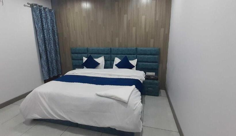 اتاق کلاسیک سه تخته, Oyo Hotel Bliss