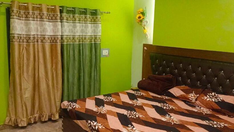 اتاق کلاسیک سه تخته, Spot On Hotel Bairi Love
