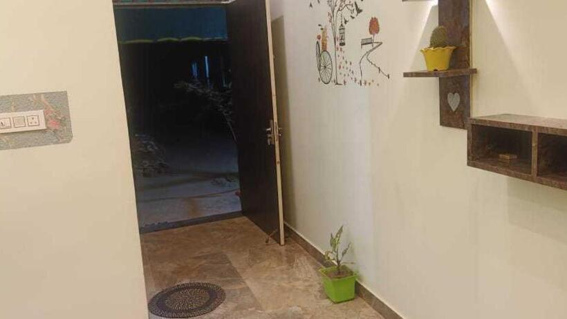 Трехместный Номер Классика, Spot On Hotel Bairi Love