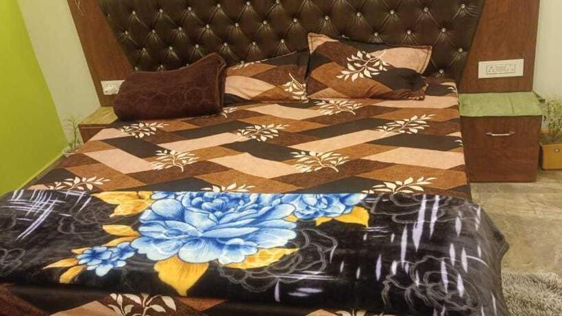 Трехместный Номер Классика, Spot On Hotel Bairi Love