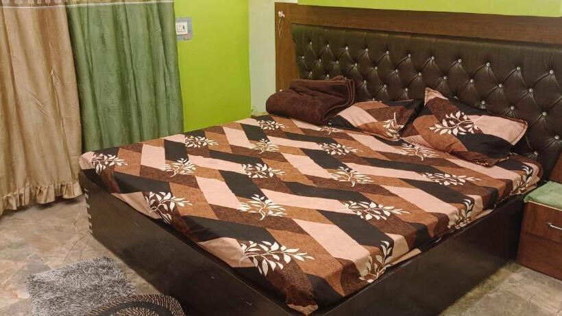 Трехместный Номер Классика, Spot On Hotel Bairi Love