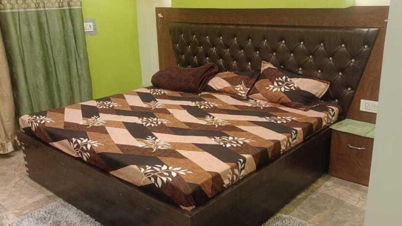 اتاق کلاسیک سه تخته, Spot On Hotel Bairi Love