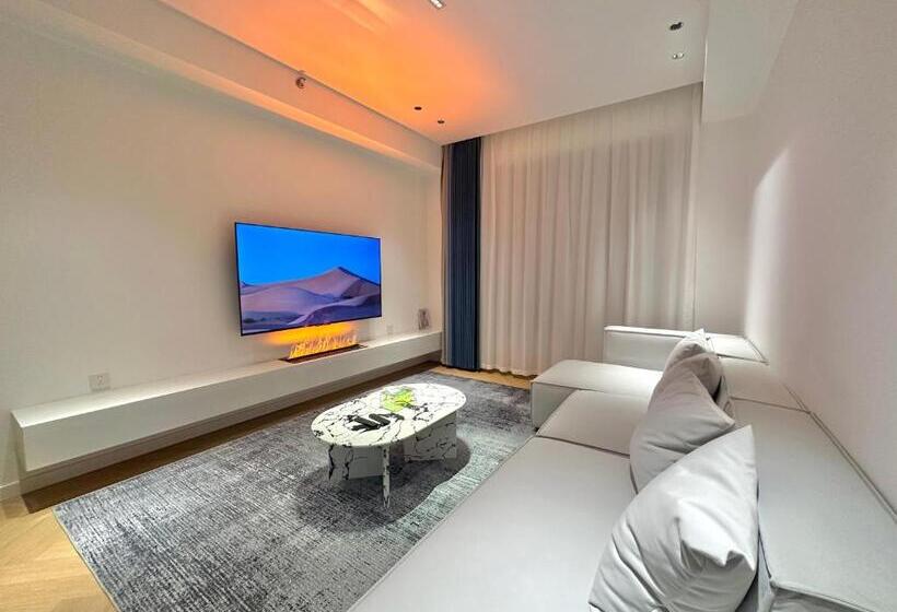 Escritório Deluxe, Zhome Count Luxury Apartment