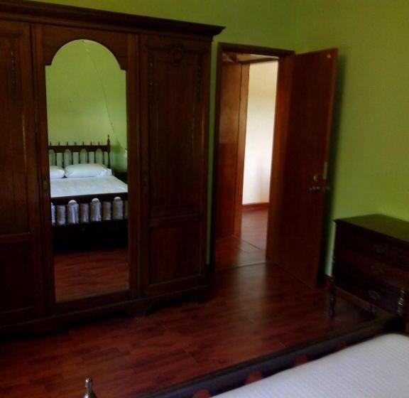 غرفة أساسية, Je Nous Casa