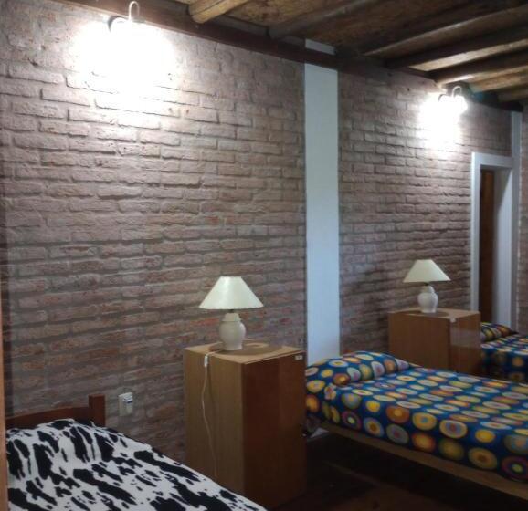 غرفة قياسية رباعية, Je Nous Casa