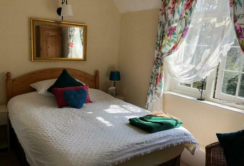 חדר בסיסי, Bedford Lodge