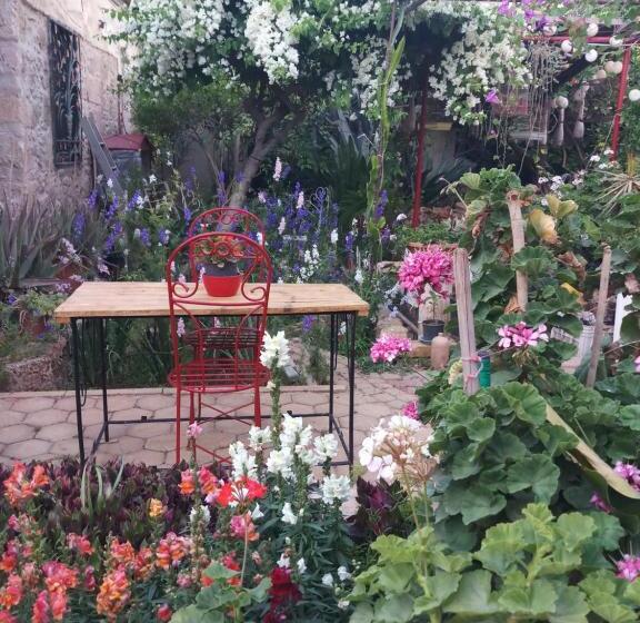 Номер Стандарт Трехместный, Mystery Garden Guest House