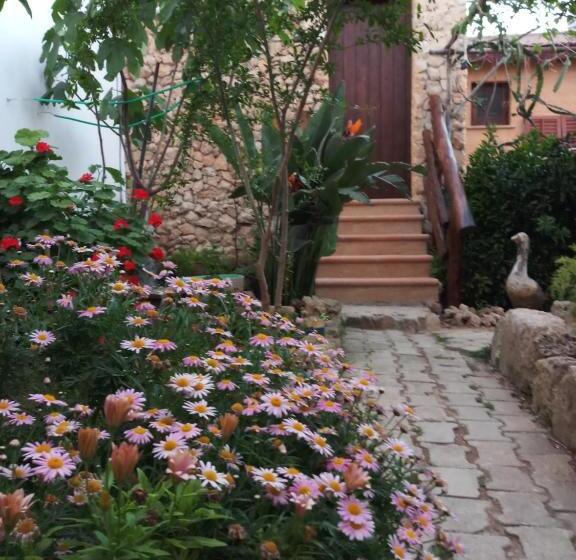 Номер Deluxe, Mystery Garden Guest House