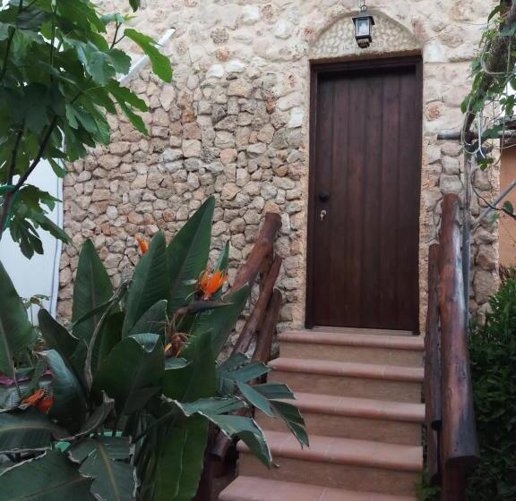 Номер Deluxe, Mystery Garden Guest House